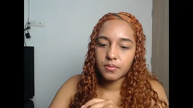Snapshot of SelenaMoon_12 chatting on October 2, 4:06 am SelenaMoon 12 online show from October 2, 4:06 am