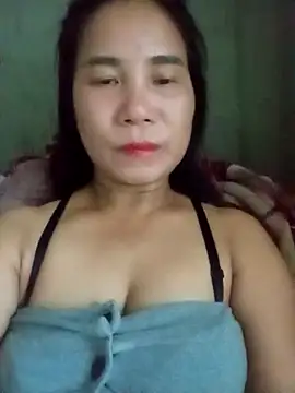 Snapshot of meomeo-baby chatting on October 6, 10:10 am meomeo-baby online show from October 6, 10:10 am