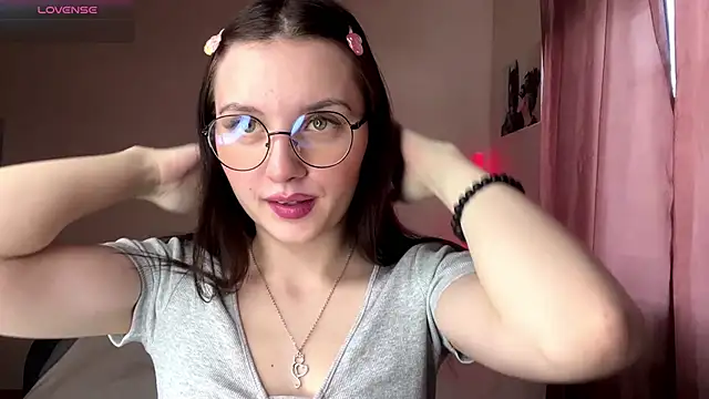 JanellHousen online show from April 24, 5:10 am