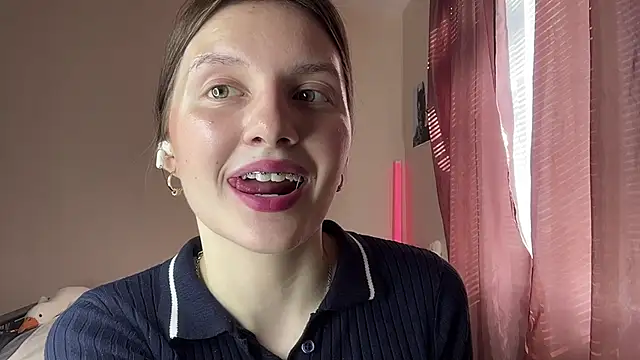 JanellHousen online show from June 11, 5:15 am