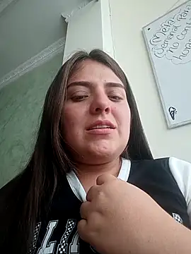 EmiilySttone online show from December 17, 2:54 pm