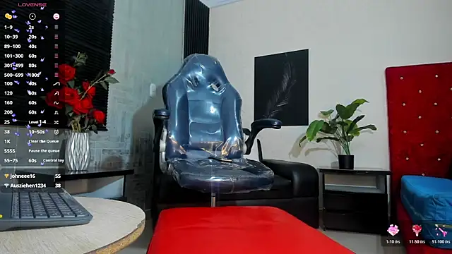 Luciaoregon online show from April 25, 1:41 pm