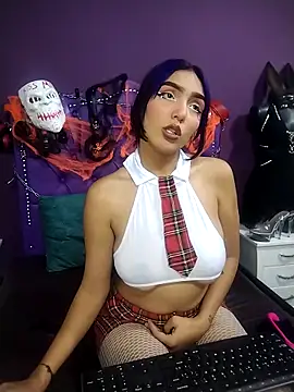 Sophie-dbs online show from October 31, 4:55 pm