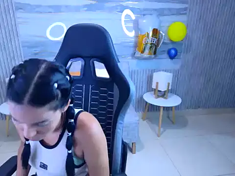 Snapshot of Abby15__ chatting on October 13, 12:30 pm Abby15 online show from October 13, 12:30 pm