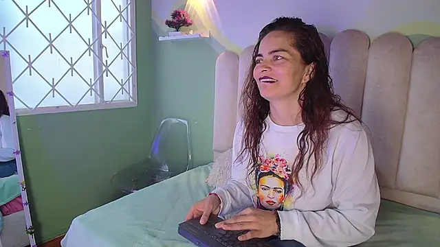 BiancaLuxx  online show from March 9, 12:30 pm