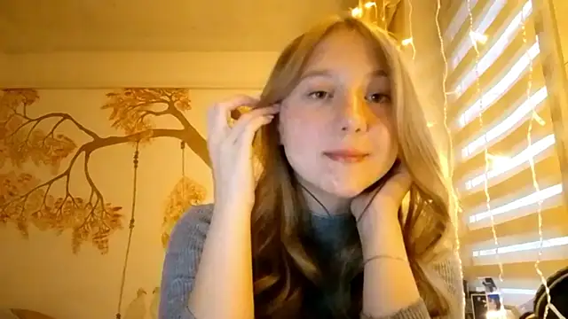 Snapshot of CarynFlaryn chatting on October 6, 4:18 am CarynFlaryn online show from October 6, 4:18 am