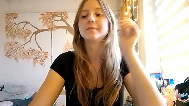 Snapshot of CarynFlaryn chatting on October 9, 4:49 am CarynFlaryn online show from October 9, 4:49 am