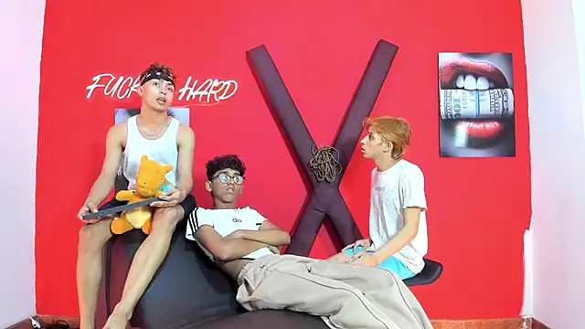 VERY HOT GUYS online show from March 19, 7:51 pm