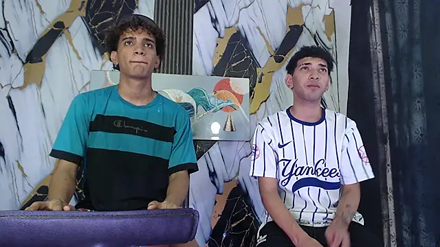 VERY HOT GUYS online show from June 13, 1:52 pm