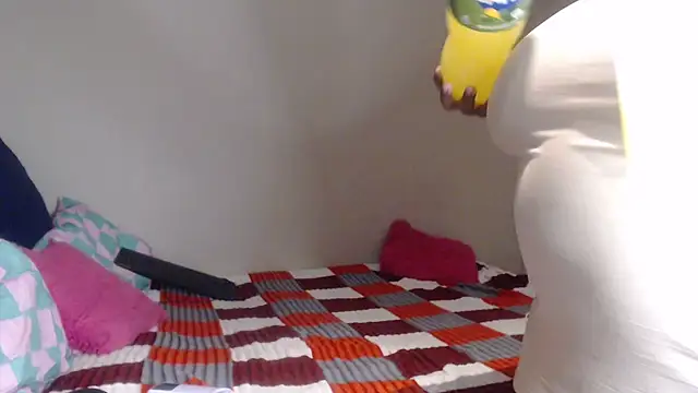 PIXIEBITCHXXX26 online show from April 22, 9:23 pm