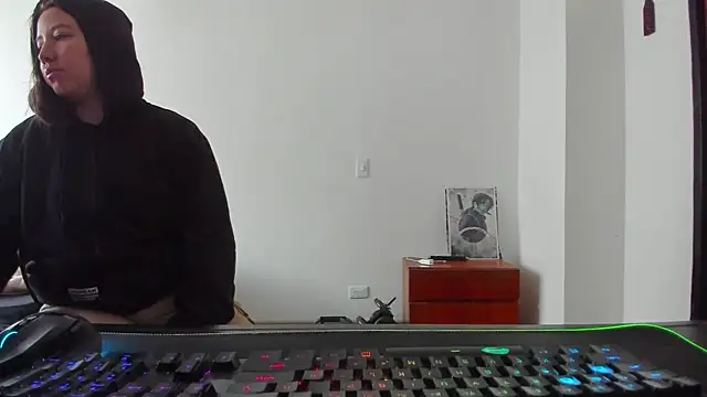 annyaparis online show from April 16, 12:49 pm