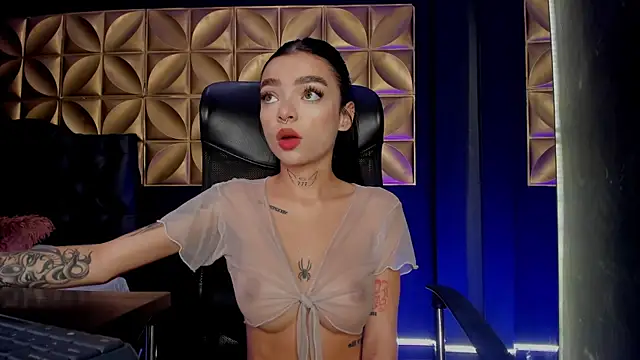 Snapshot of scarlettvelvet_ chatting on October 14, 4:20 pm scarlettvelvet online show from October 14, 4:20 pm