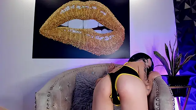 Snapshot of scarlettvelvet_ chatting on October 8, 6:12 pm scarlettvelvet online show from October 8, 6:12 pm