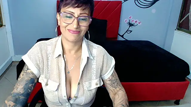 Charlotte  Gray online show from October 14, 12:52 pm