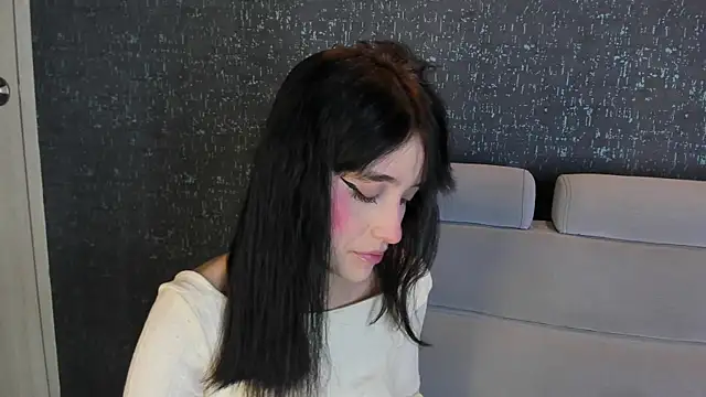 MeganR  online show from April 25, 12:41 pm