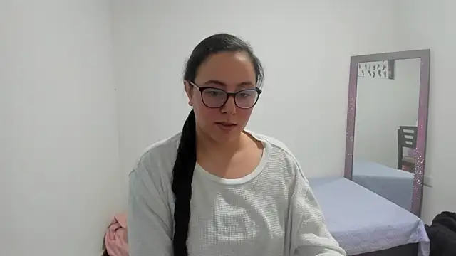 Snapshot of Venus_cat_ chatting on October 16, 9:39 pm Venus cat online show from October 16, 9:39 pm