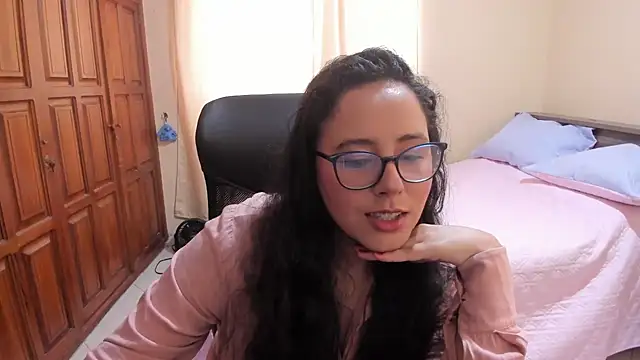 Snapshot of Venus_cat_ chatting on October 1, 3:17 pm Venus cat online show from October 1, 3:17 pm