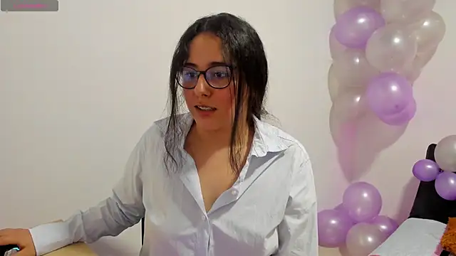 Venus cat  online show from November 10, 11:55 pm