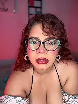 Snapshot of Solaangel_ chatting on October 12, 3:42 am Solaangel online show from October 12, 3:42 am