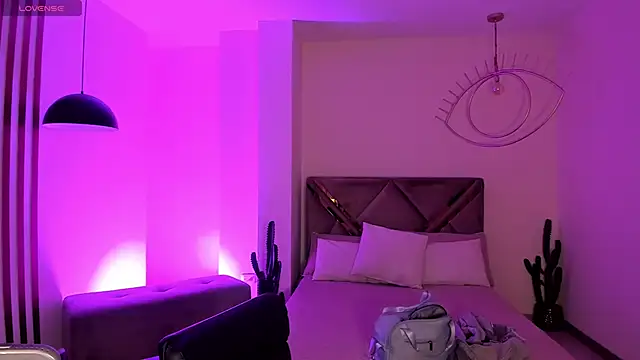 KylieJenkins online show from April 19, 11:21 am