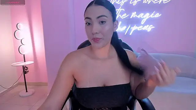 NatalieLewis online show from April 23, 12:12 pm