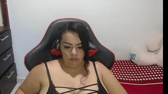 emily sexxx online show from January 14, 7:02 am