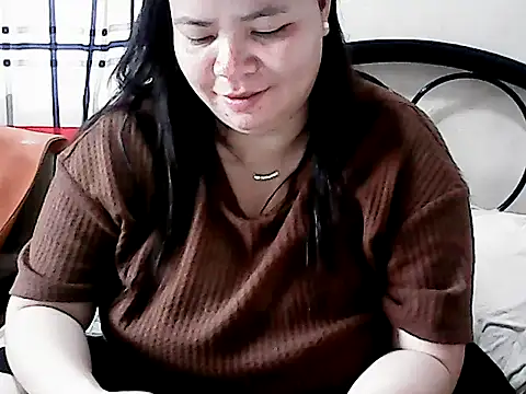 HornyPussie69 online show from April 21, 1:20 am