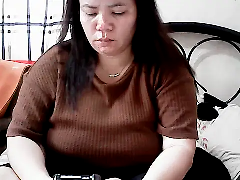 HornyPussie69 online show from April 21, 2:51 am