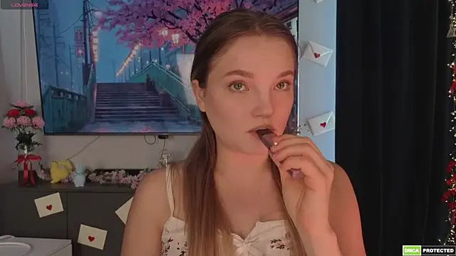 JulieLupo online show from April 17, 7:10 am