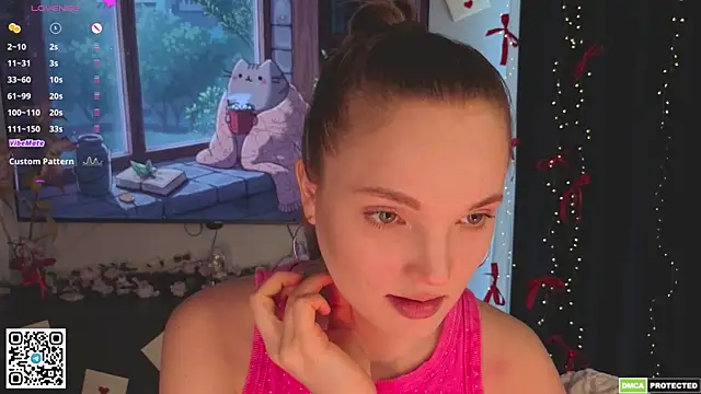 JulieLupo online show from April 24, 12:30 pm