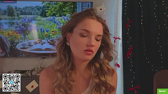 JulieLupo online show from March 17, 6:06 am