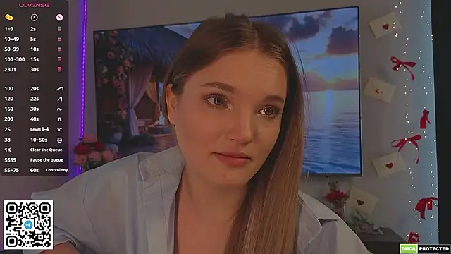 JulieLupo online show from March 26, 6:59 am