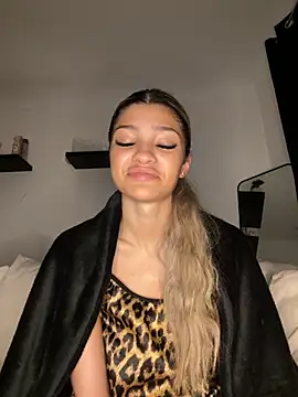 Honeyyyxo online show from November 7, 4:34 pm