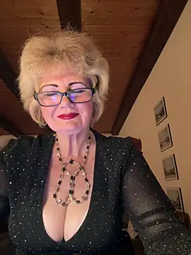 BoloshkaBlonda online show from April 22, 7:55 pm