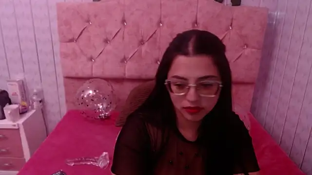 Melaniie Bonnet online show from October 4, 12:05 am