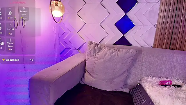 Matti sofia  online show from November 4, 7:19 pm