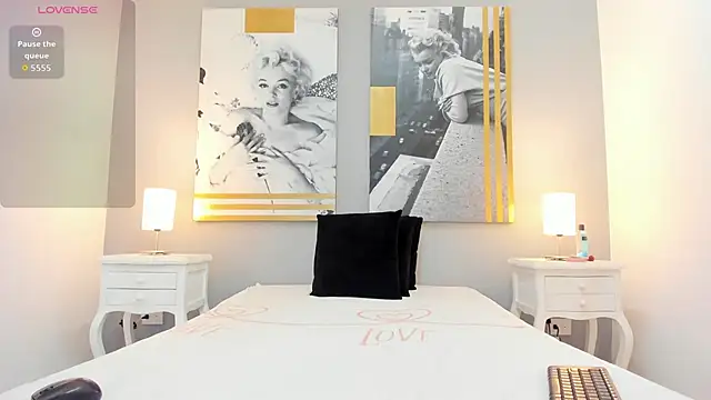 TracyDavis  online show from April 27, 1:52 pm