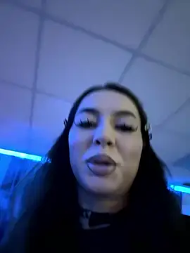 RollDolls online show from January 6, 5:00 am