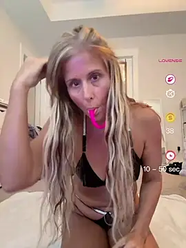privateplaymilf online show from June 15, 9:04 pm