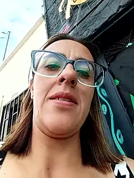 Snapshot of Jade_1-9 chatting on October 15, 8:33 pm Jade 1-9 online show from October 15, 8:33 pm