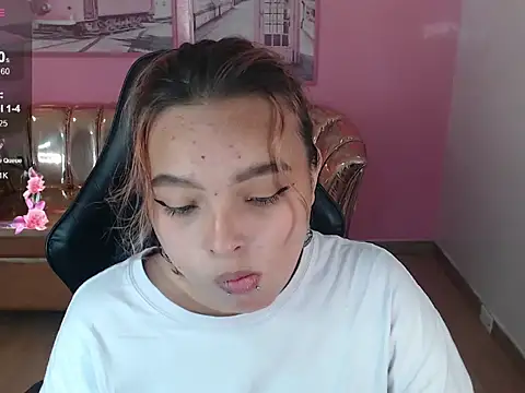 mia foster t online show from November 1, 2:32 pm