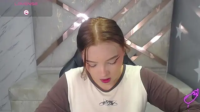 mia foster t online show from April 6, 1:12 pm