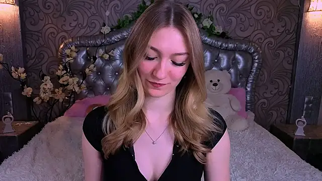 AngelAnabelle online show from April 25, 1:41 pm