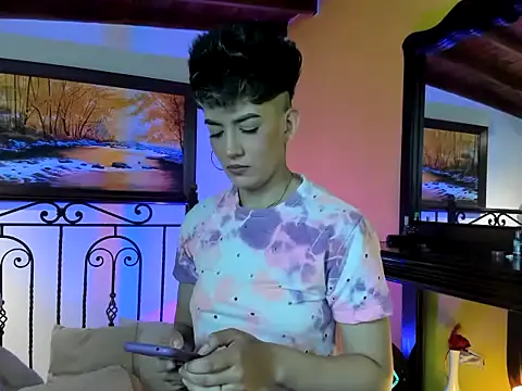 Snapshot of Zulyhenao chatting on October 8, 4:39 am Zulyhenao online show from October 8, 4:39 am