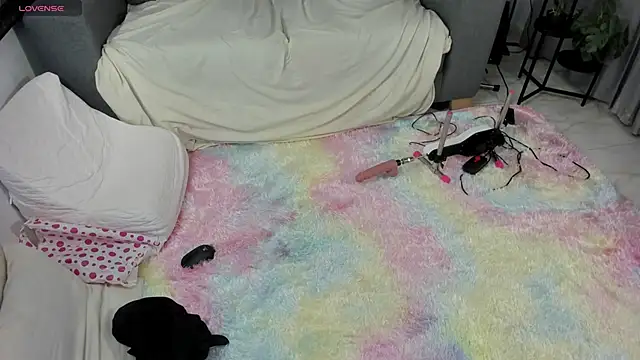 Nahomycarterr online show from April 21, 11:50 am