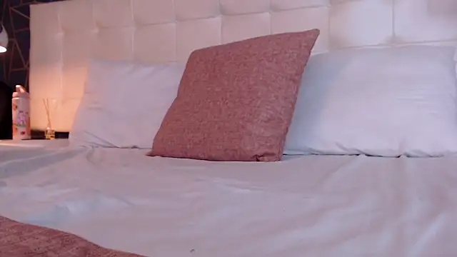 Clohe Bell online show from October 6, 12:27 am