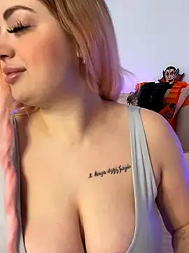 KellyMoors online show from November 12, 1:47 am