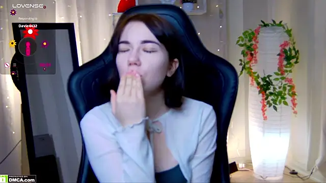 Kelly foox online show from November 9, 9:38 am