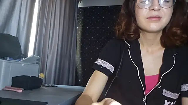 LissaKradfer online show from October 15, 5:54 am