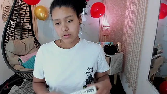 AriaVega online show from April 24, 1:47 pm